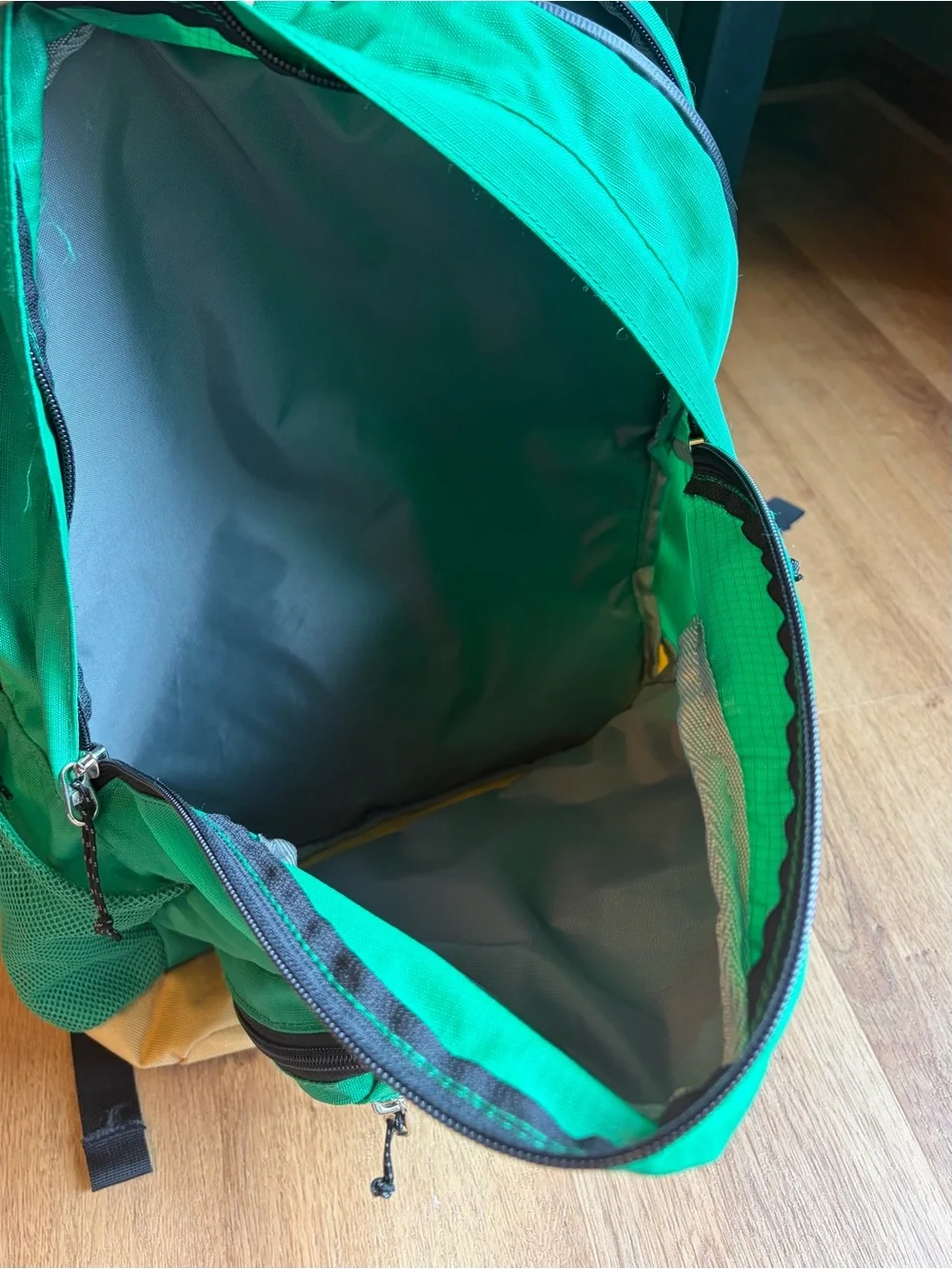 L.L.Bean Mountain Classic School Backpack 24L Green Tan Daypack Excellent